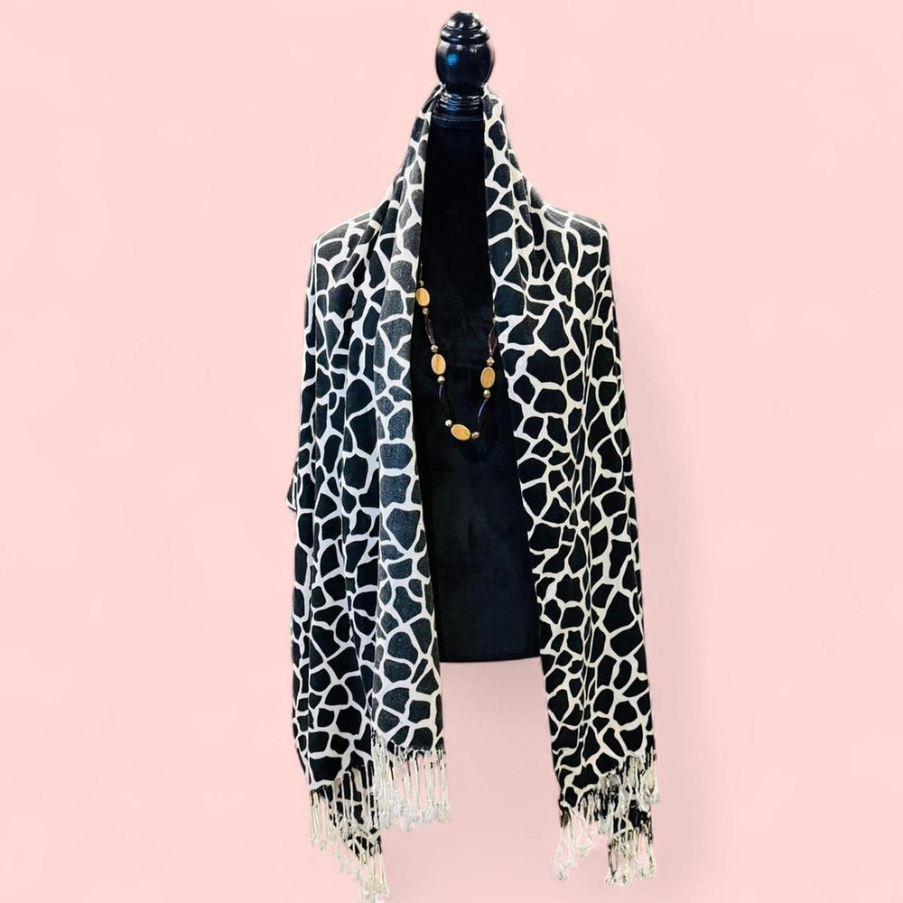 Giraffe Animal Print Black & White Fringe Shaw Scarf Coverup One Size NEW